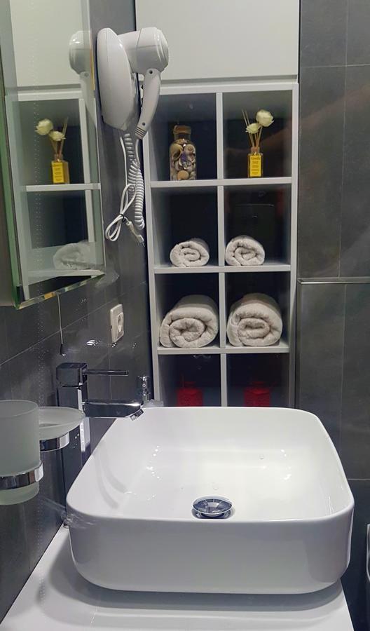 Fleur Apartment Tirana Eksteriør billede